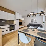 Chic Mountain Terrace Lounge By Interhome 아파트 *