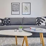아파트 Chic Mountain Terrace Lounge By Interhome *